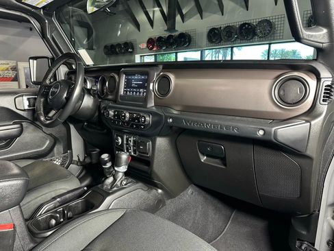 Used 2020 Jeep Wrangler Unlimited Sport S image 16