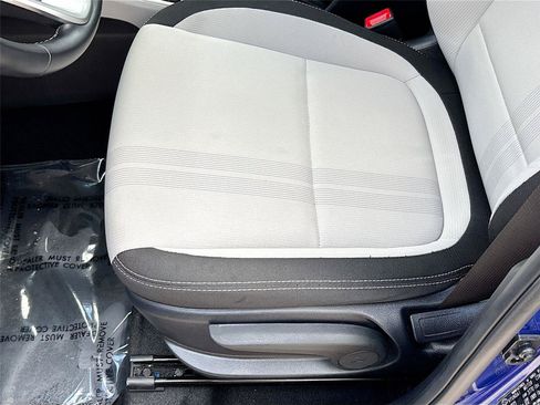Used 2025 Hyundai Venue SEL FWD image 19