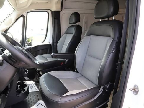 Used 2025 RAM ProMaster 2500 w/ Convenience Group FWD image 12