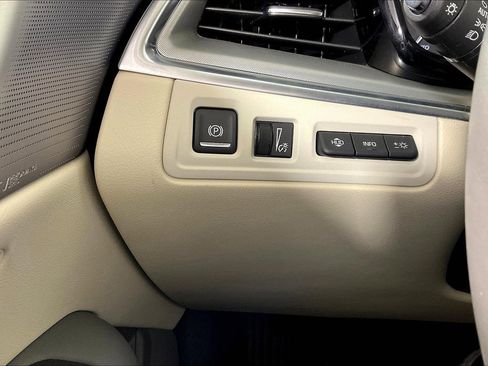 Used 2025 Cadillac XT5 Premium Luxury w/ Technology Package AWD/4WD image 15