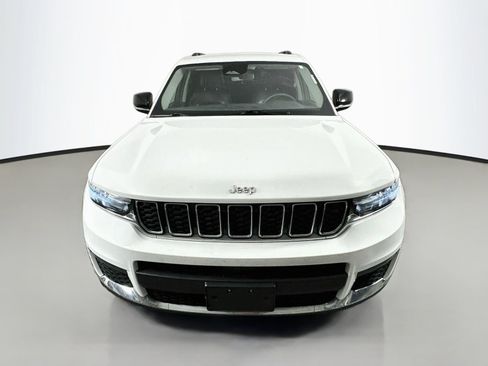 Used 2023 Jeep Grand Cherokee L Limited AWD/4WD image 2