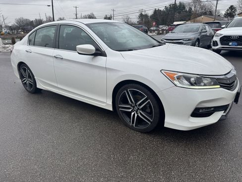 Certified 2017 Honda Accord Sport Special Edition image 3