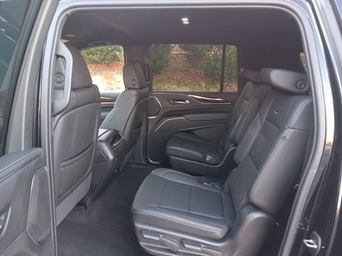 Used 2021 Cadillac Escalade ESV Luxury image 21