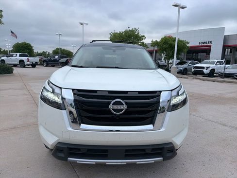 Used 2024 Nissan Pathfinder Platinum w/ Cargo Package FWD image 2