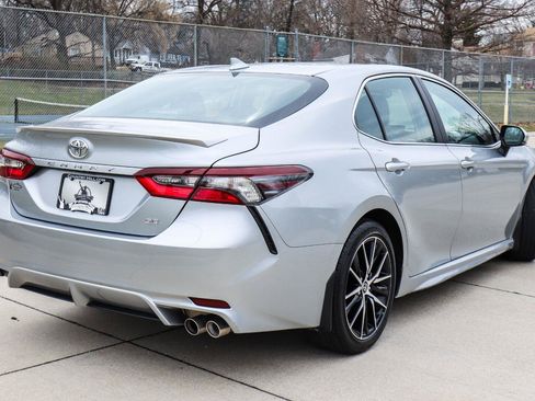 Used 2023 Toyota Camry SE FWD image 18