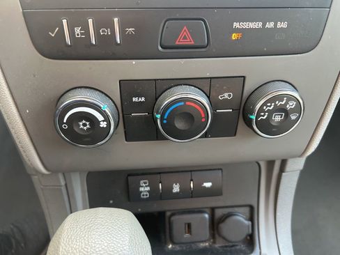 Used 2016 Chevrolet Traverse LS image 16