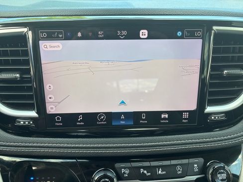 Used 2022 Chrysler Pacifica Limited FWD image 20