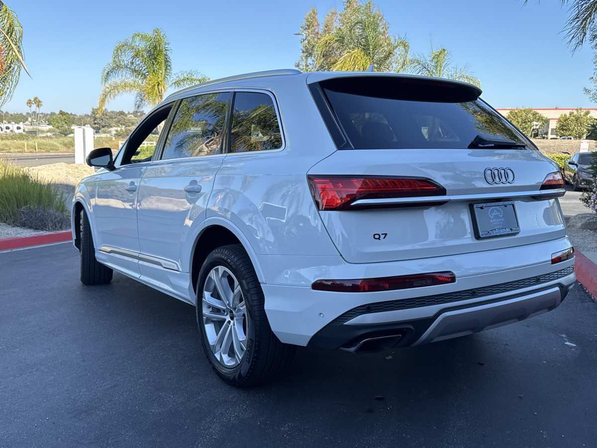 Used 2025 Audi Q7 3.0T Premium Plus AWD/4WD image 14