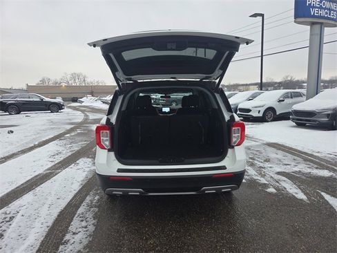Certified 2022 Ford Explorer XLT w/ Equipment Group 202A image 28