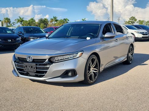 Used 2022 Honda Accord Touring image 3