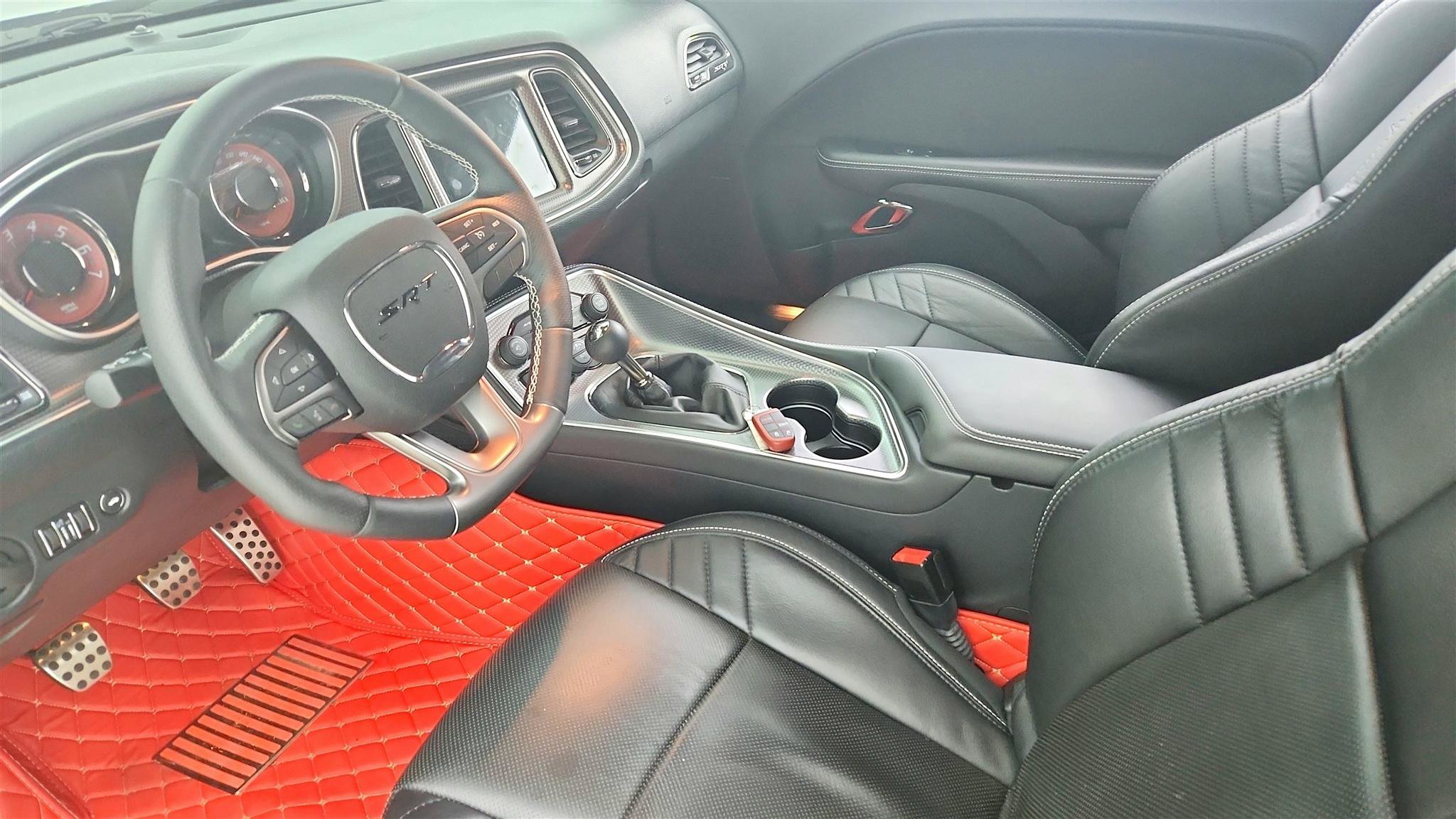 Used 2015 Dodge Challenger SRT Hellcat RWD image 13