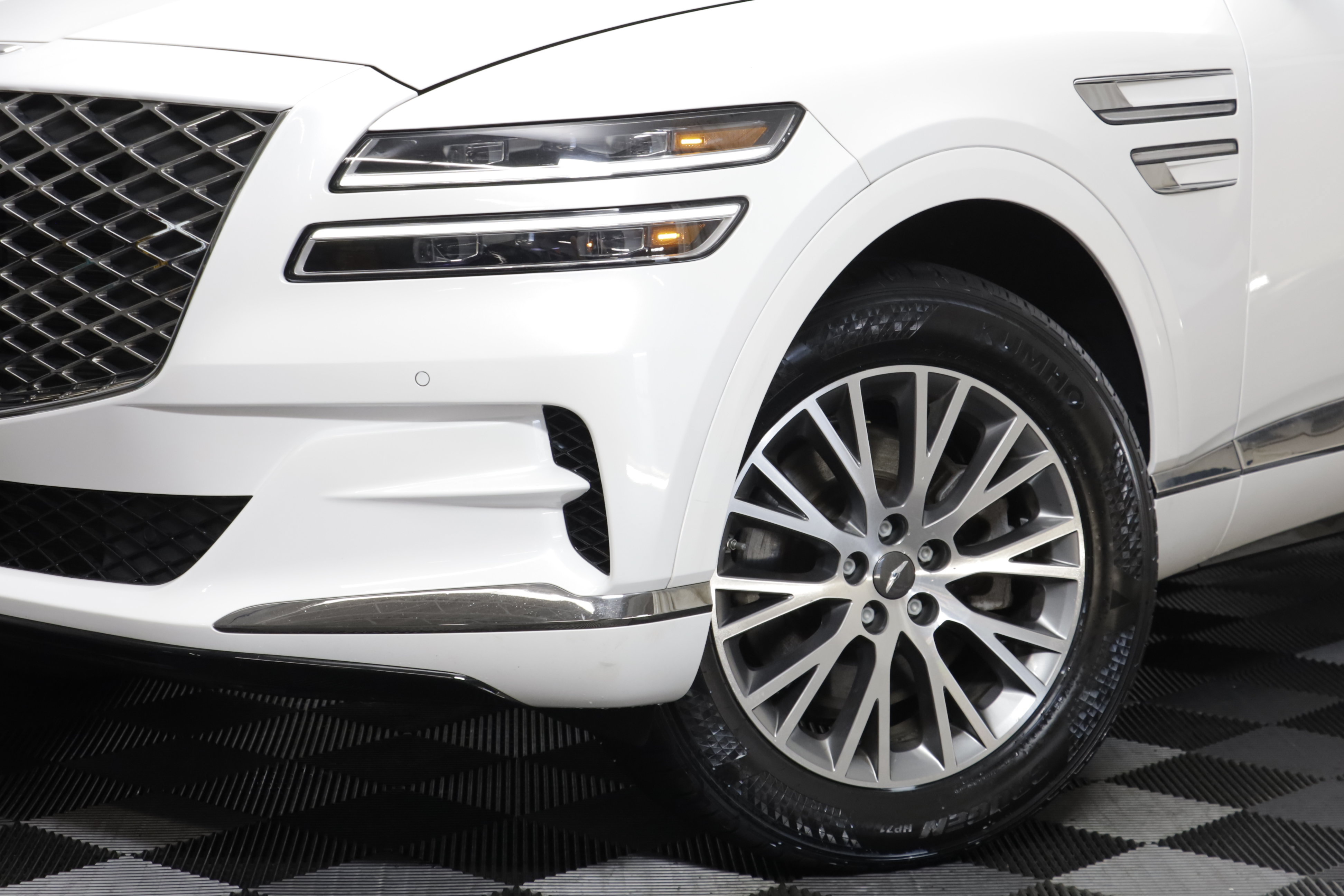 Used 2024 Genesis GV80 2.5T AWD/4WD image 3