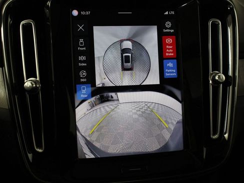 Certified 2025 Volvo XC40 B5 Plus image 13