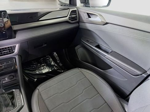 New 2026 Volkswagen Taos SE FWD image 24