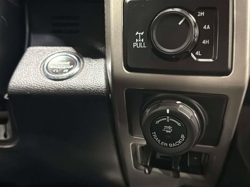 Used 2017 Ford F150 Lariat w/ Equipment Group 502A Luxury AWD/4WD image 28