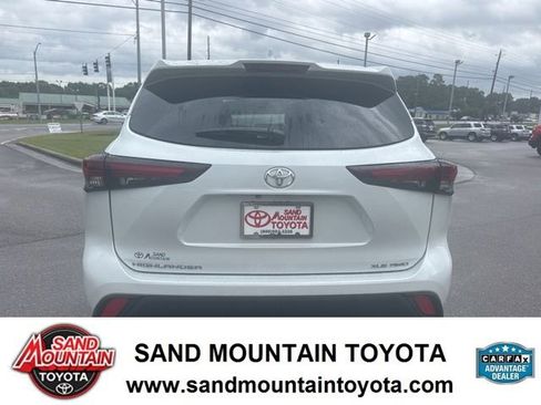 Used 2026 Toyota Highlander XLE AWD/4WD image 4