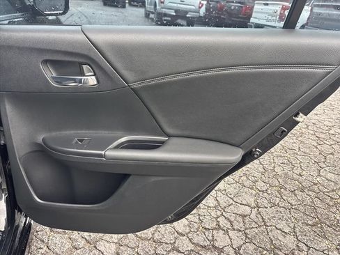 Used 2017 Honda Accord Sport image 15