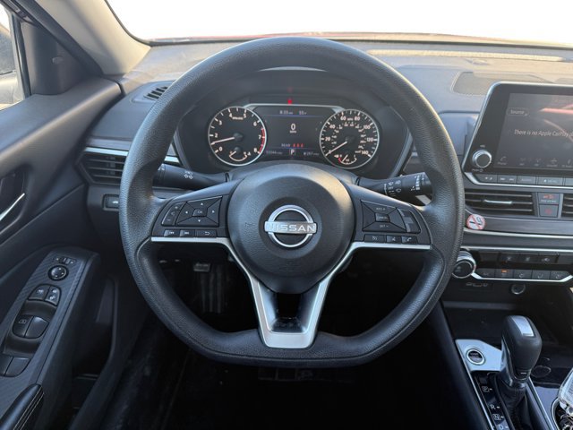 Used 2024 Nissan Altima 2.5 SV FWD image 14