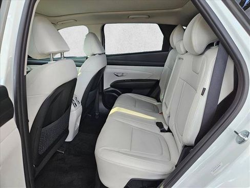 Certified 2025 Hyundai Tucson SEL AWD/4WD image 16