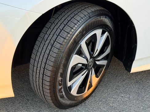 Used 2019 Toyota Prius Prime Plus image 11