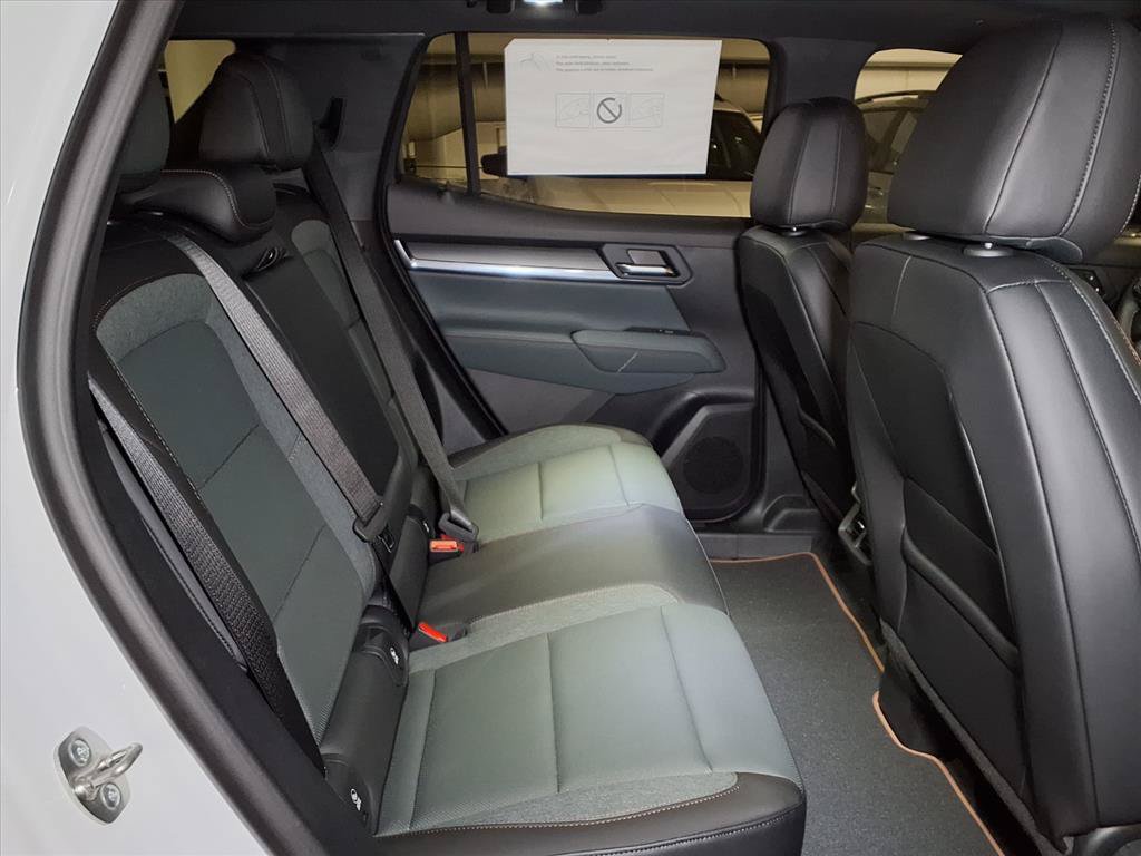Used 2026 GMC Terrain AT4 AWD/4WD image 7