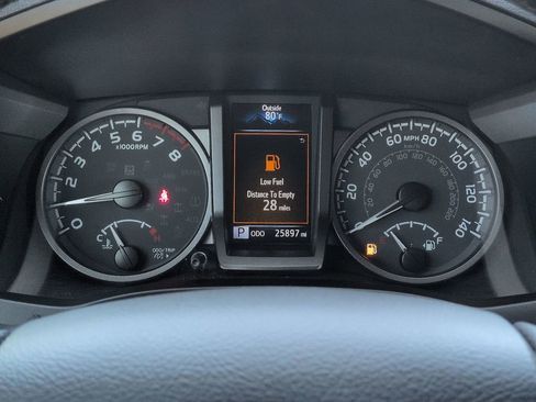 Used 2023 Toyota Tacoma TRD Off-Road AWD/4WD image 15