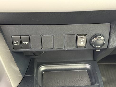 Used 2017 Toyota RAV4 XLE w/ All Weather Liner Package AWD/4WD image 29