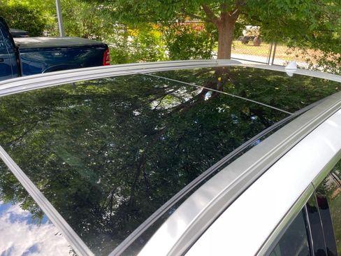Used 2025 Kia Sorento EX w/ EX Panoramic Sunroof Package FWD image 22