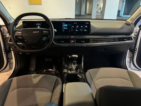 Used 2025 Kia K4 LXS image 33
