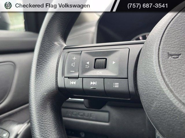 Used 2024 Nissan Rogue S AWD/4WD image 35