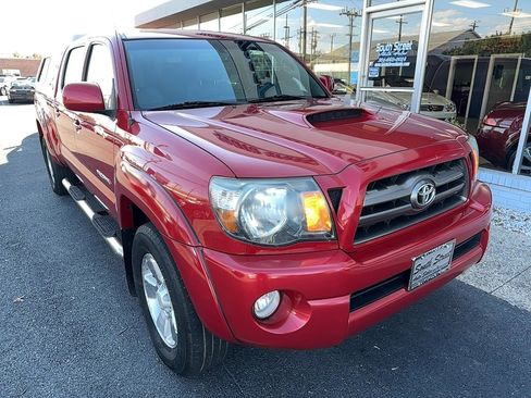 Used 2010 Toyota Tacoma 4x4 Double Cab V6 image 2