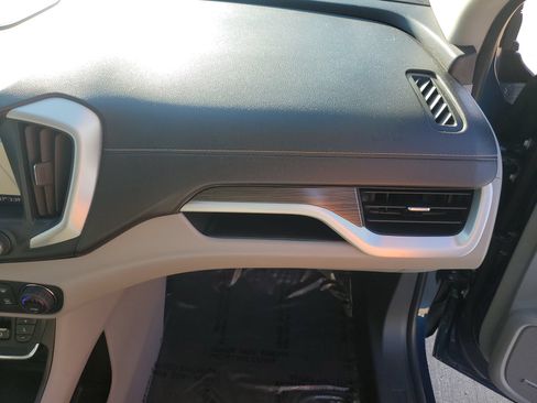 Used 2019 GMC Terrain SLT w/ Preferred Package FWD image 35