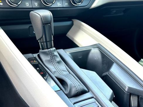Used 2025 Honda Accord SE image 17
