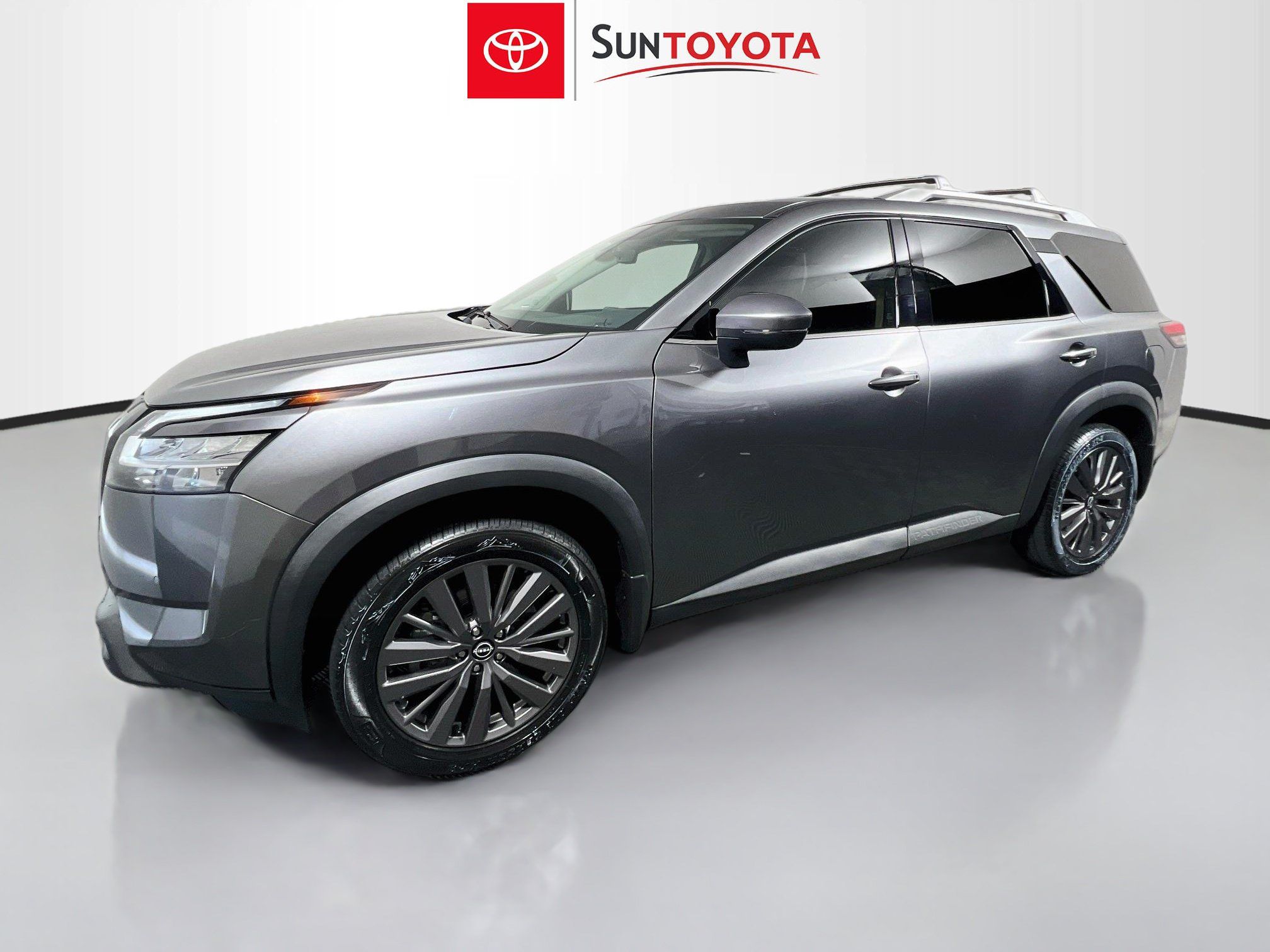 Used 2023 Nissan Pathfinder SL w/ SL Premium Package FWD image 9