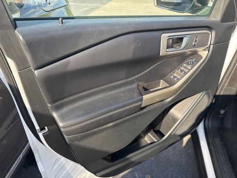Used 2023 Ford Explorer XLT w/ Equipment Group 202A RWD image 15