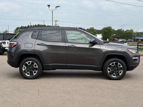 Used 2018 Jeep Compass Trailhawk w/ Cold Weather Group AWD/4WD image 9