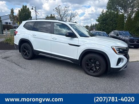 Used 2024 Volkswagen Atlas Peak Edition SE AWD/4WD image 2