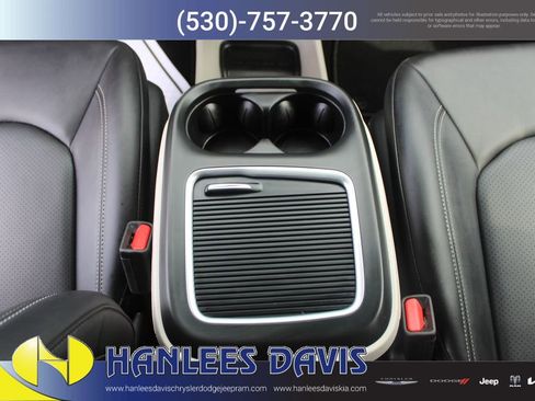 Used 2024 Chrysler Pacifica Touring-L image 22