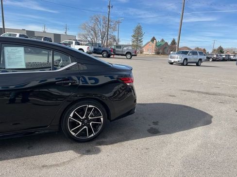 Used 2025 Nissan Sentra SR FWD image 6