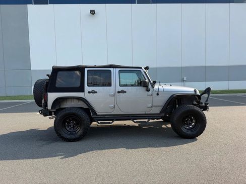 Used 2016 Jeep Wrangler Unlimited Sport w/ Quick Order Package 24S AWD/4WD image 3