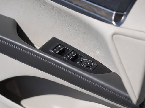 Used 2019 Lincoln Nautilus Select image 28