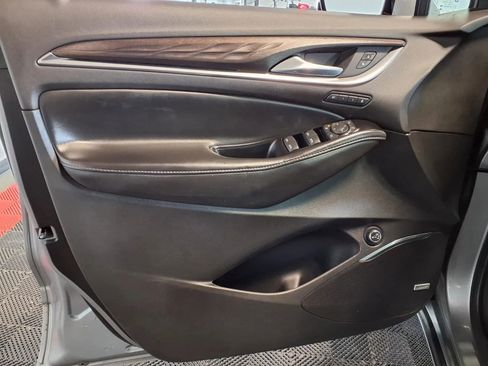 Used 2023 Buick Enclave Avenir w/ Avenir Technology Package AWD/4WD image 19