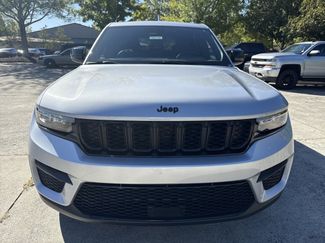 New 2025 Jeep Grand Cherokee Altitude video 2