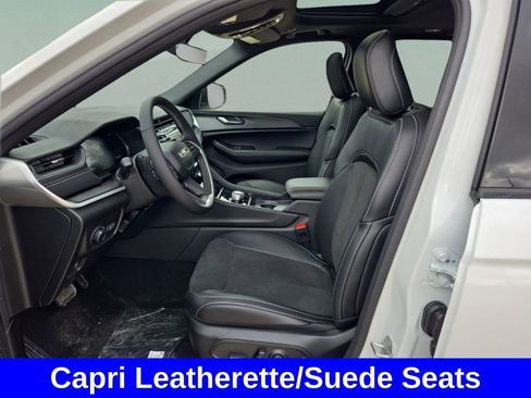 New 2025 Jeep Grand Cherokee Altitude RWD image 10