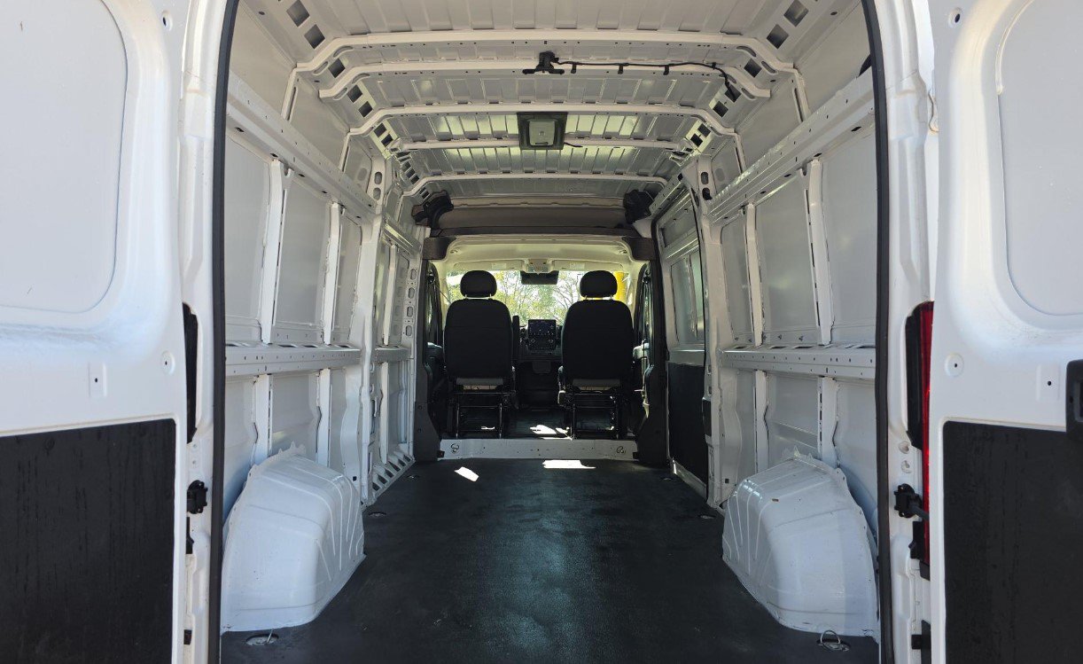Used 2024 RAM ProMaster 2500 w/ Premium Convenience Group FWD image 10