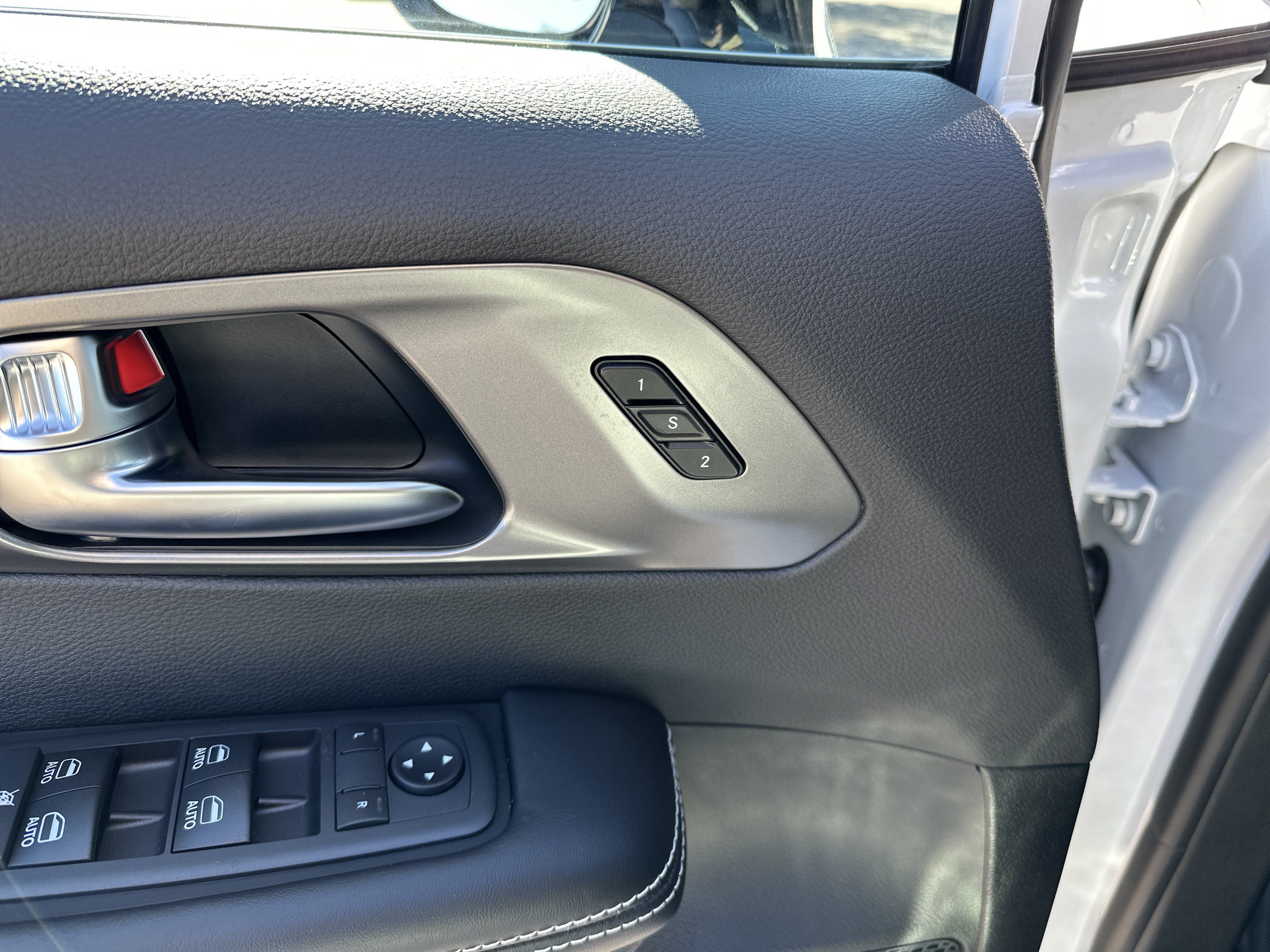 New 2026 Chrysler Pacifica Select FWD image 12