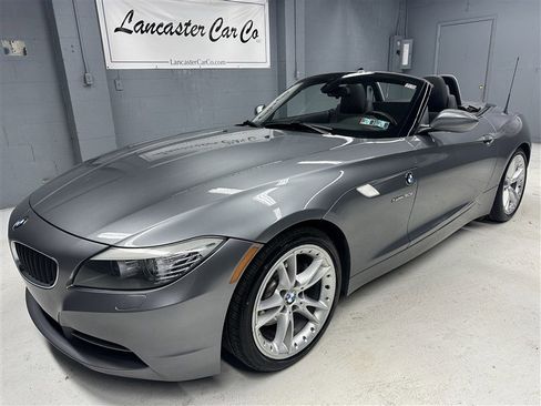Used 2010 BMW Z4 sDrive30i image 1
