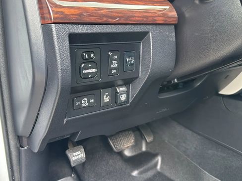 Used 2017 Toyota Tundra Limited w/ Limited Premium Package image 20
