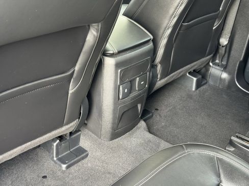 Used 2023 Ford Explorer XLT w/ Equipment Group 202A image 27