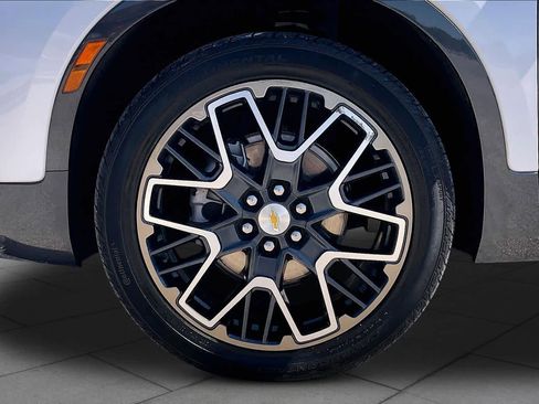 Used 2023 Chevrolet Blazer Premier w/ Driver Confidence II Package FWD image 11